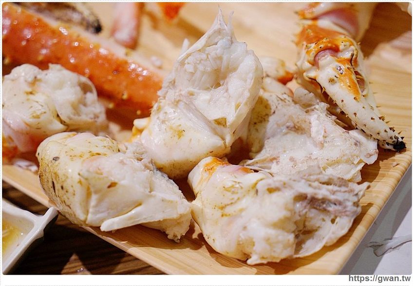 等了一年，台中超便宜的帝王蟹又來啦！不用半價就能吃到整隻帝王蟹，期間限定只有一個月~