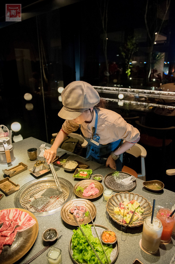 碳佐麻里高雄時代店(高雄時代店):【高雄美食】全亞洲最美的燒肉店|碳佐麻里時代園區|近捷運站近百貨~碳佐麻里高雄時代店