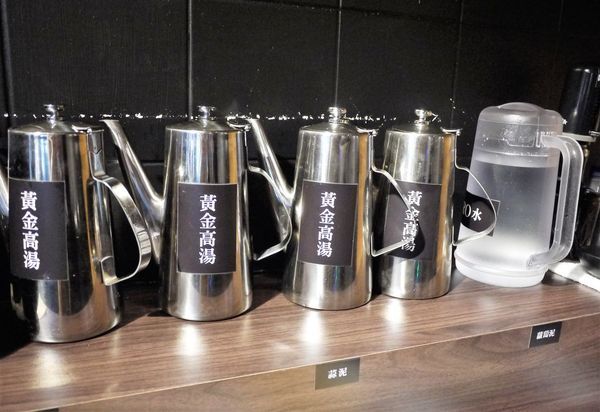 米塔石頭火鍋-新店中正店:‖新店火鍋推薦‖ 米塔石頭火鍋 小無敵海陸鍋 經濟又實惠 / 令人好滿足