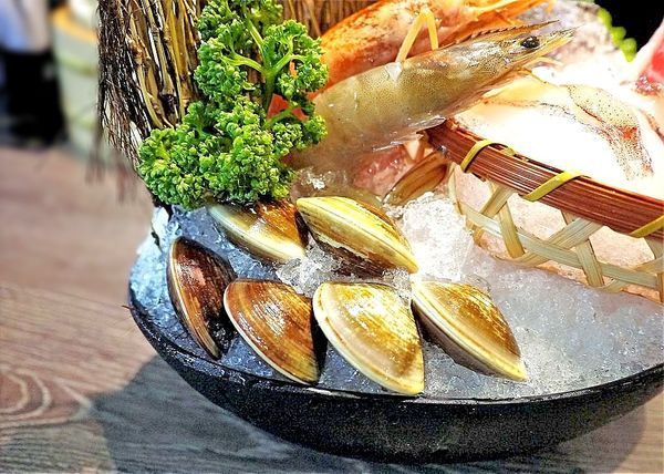 米塔石頭火鍋-新店中正店:‖新店火鍋推薦‖ 米塔石頭火鍋 小無敵海陸鍋 經濟又實惠 / 令人好滿足