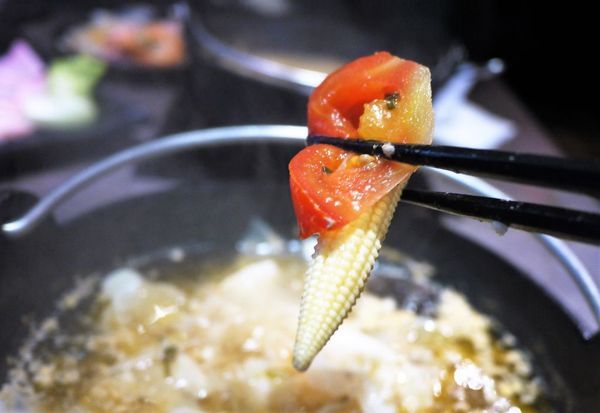 米塔石頭火鍋-新店中正店:‖新店火鍋推薦‖ 米塔石頭火鍋 小無敵海陸鍋 經濟又實惠 / 令人好滿足