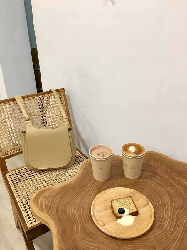 【台北|松山站】Nu Studio_各式各樣的磅蛋糕任君挑選_信義區老宅內的韓系咖啡廳