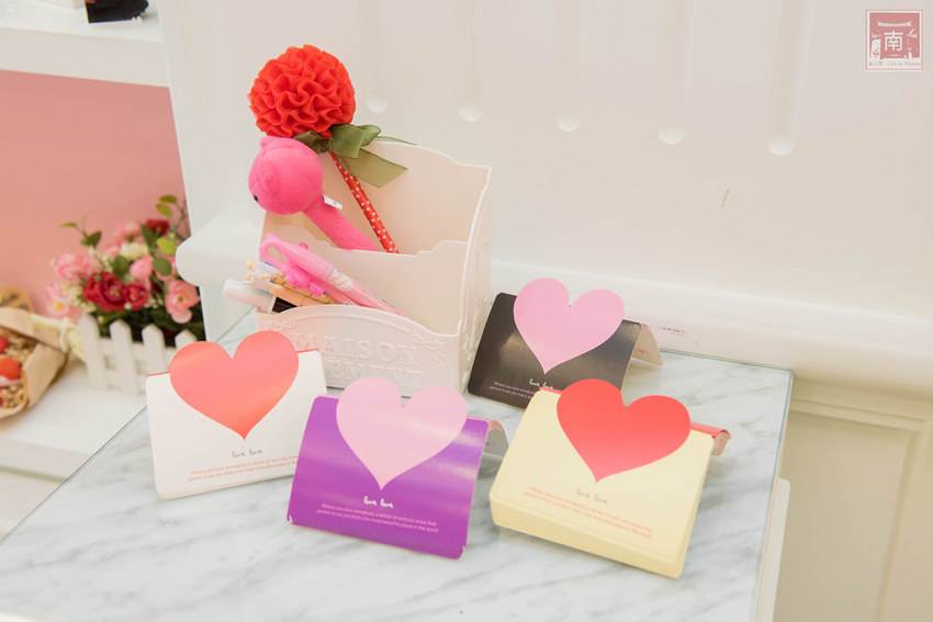 【台南美食】招牌生巧克力｜酒香酒漬微醺口感｜迪士尼.Kitty.口紅造型巧克力｜手作巧克力~~華侖婷娜手工巧克力 - 南人幫