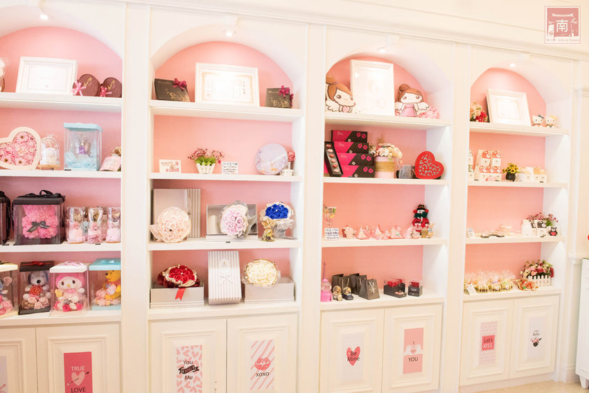 【台南美食】招牌生巧克力｜酒香酒漬微醺口感｜迪士尼.Kitty.口紅造型巧克力｜手作巧克力~~華侖婷娜手工巧克力 - 南人幫