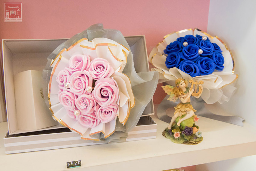 【台南美食】招牌生巧克力｜酒香酒漬微醺口感｜迪士尼.Kitty.口紅造型巧克力｜手作巧克力~~華侖婷娜手工巧克力 - 南人幫