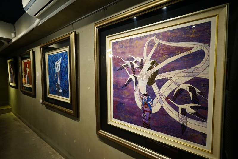 跳躍的宅男 - [台北大安區咖啡廳推薦]Uranium Cafe 鈾咖啡-設計美感悠閒空間  地下室獨立空間如高質感俱樂部 不限時有插座工作咖啡廳 忠孝復興咖啡廳推薦