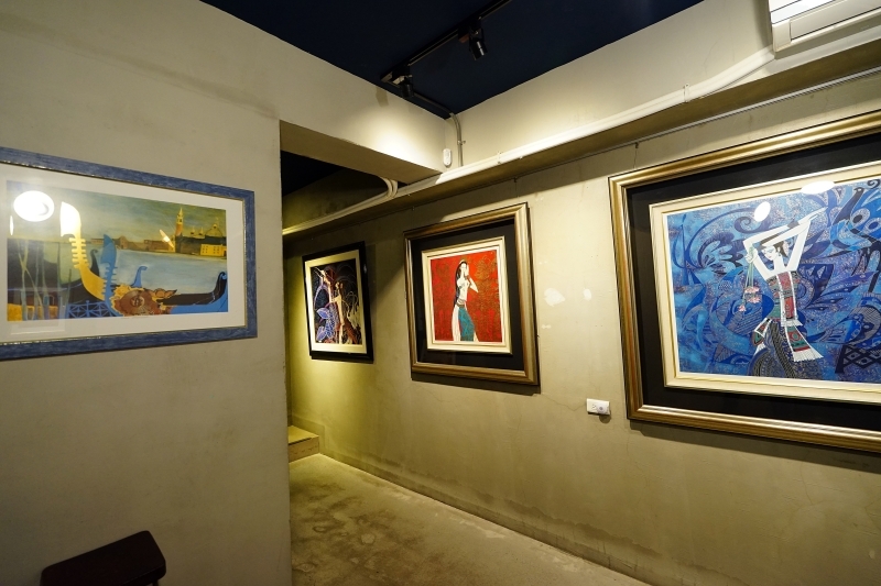 跳躍的宅男 - [台北大安區咖啡廳推薦]Uranium Cafe 鈾咖啡-設計美感悠閒空間  地下室獨立空間如高質感俱樂部 不限時有插座工作咖啡廳 忠孝復興咖啡廳推薦