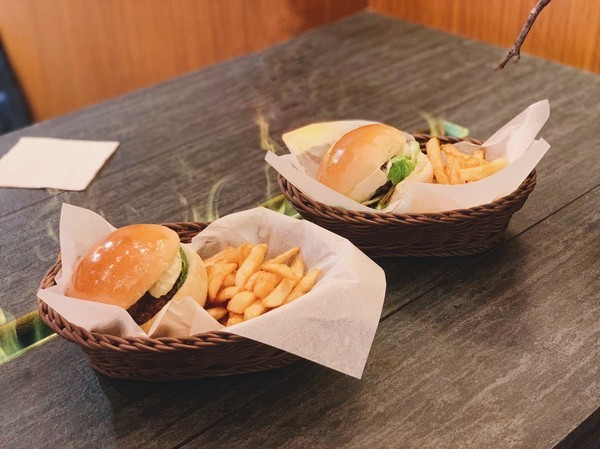 Wagyu Burger：【台北／信義安和】Wagyu Burger-百分百和牛漢堡，滿足你吃肉的慾望！外帶美食／生酮漢堡／大安區漢堡推薦