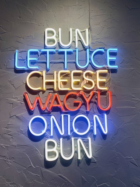 Wagyu Burger：【台北／信義安和】Wagyu Burger-百分百和牛漢堡，滿足你吃肉的慾望！外帶美食／生酮漢堡／大安區漢堡推薦