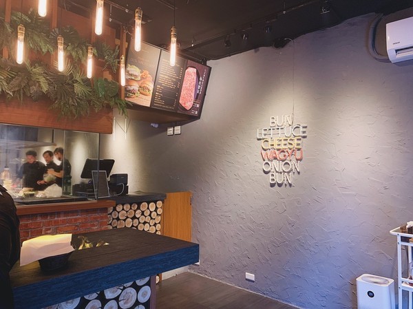 Wagyu Burger：【台北／信義安和】Wagyu Burger-百分百和牛漢堡，滿足你吃肉的慾望！外帶美食／生酮漢堡／大安區漢堡推薦