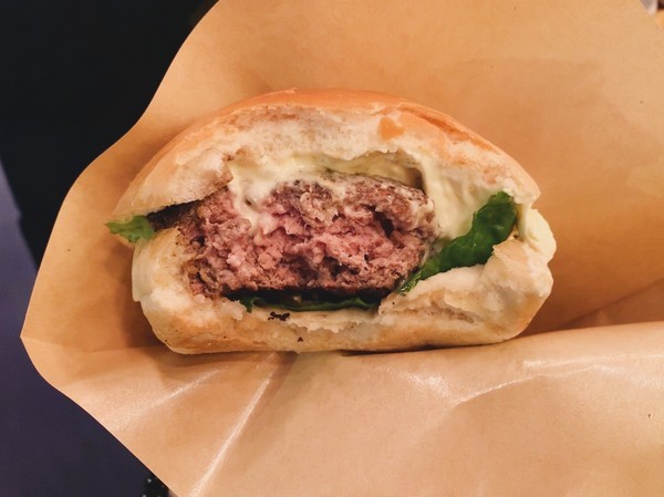 Wagyu Burger：【台北／信義安和】Wagyu Burger-百分百和牛漢堡，滿足你吃肉的慾望！外帶美食／生酮漢堡／大安區漢堡推薦