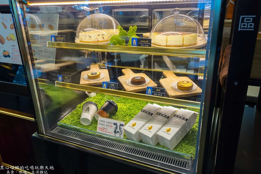 高雄鼓山︱季洋莊園咖啡隨行吧 點一道德式烤派克,沉浸在草莓與咖啡香的優雅時光!Chiyang Coffee(高雄巨蛋店)