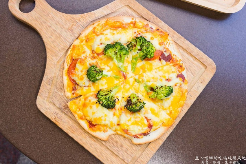 高雄鼓山︱季洋莊園咖啡隨行吧 點一道德式烤派克,沉浸在草莓與咖啡香的優雅時光!Chiyang Coffee(高雄巨蛋店)