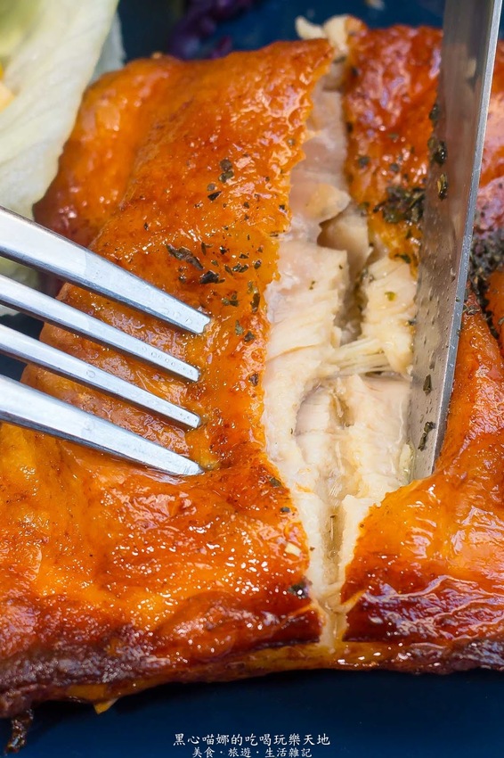 高雄鼓山︱季洋莊園咖啡隨行吧 點一道德式烤派克,沉浸在草莓與咖啡香的優雅時光!Chiyang Coffee(高雄巨蛋店)