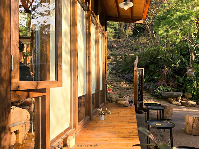 【苗栗 銅鑼】雙峰草堂💚💚💚來銅鑼賞炮杖花、吃銅鑼燒,浪漫木屋內販售著一個個手工銅鑼燒,近銅鑼環保公園👍