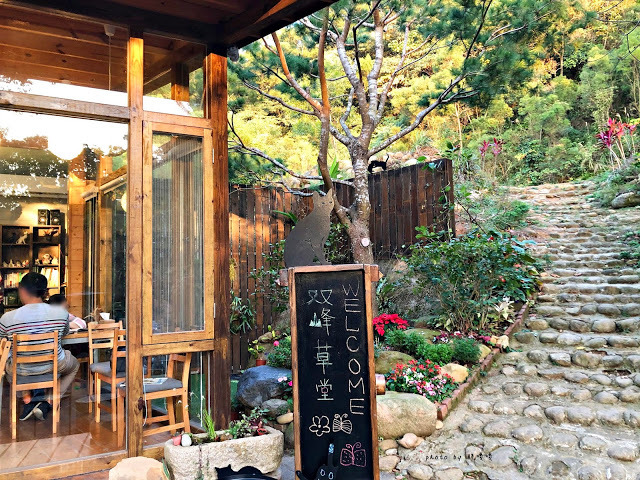 【苗栗 銅鑼】雙峰草堂💚💚💚來銅鑼賞炮杖花、吃銅鑼燒,浪漫木屋內販售著一個個手工銅鑼燒,近銅鑼環保公園👍