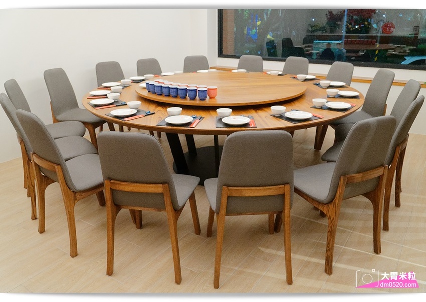 全台首間榮獲米其林必比登推薦蔬食餐廳,祥和蔬食料理慶城店,四川麻辣x創意蔬食料理,必吃招牌松柏長青/麻辣臭豆腐/酸白菜鍋,台北蔬食料理推薦,台北素食餐廳推薦, - 大胃米粒 DAVID & M