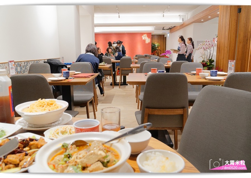 全台首間榮獲米其林必比登推薦蔬食餐廳,祥和蔬食料理慶城店,四川麻辣x創意蔬食料理,必吃招牌松柏長青/麻辣臭豆腐/酸白菜鍋,台北蔬食料理推薦,台北素食餐廳推薦, - 大胃米粒 DAVID & M