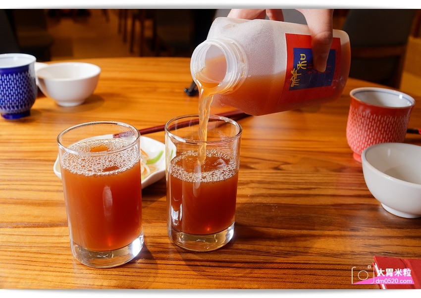 全台首間榮獲米其林必比登推薦蔬食餐廳,祥和蔬食料理慶城店,四川麻辣x創意蔬食料理,必吃招牌松柏長青/麻辣臭豆腐/酸白菜鍋,台北蔬食料理推薦,台北素食餐廳推薦, - 大胃米粒 DAVID & M