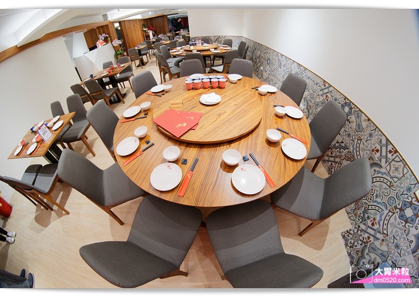 全台首間榮獲米其林必比登推薦蔬食餐廳,祥和蔬食料理慶城店,四川麻辣x創意蔬食料理,必吃招牌松柏長青/麻辣臭豆腐/酸白菜鍋,台北蔬食料理推薦,台北素食餐廳推薦, - 大胃米粒 DAVID & M