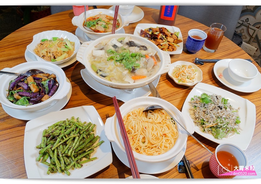 全台首間榮獲米其林必比登推薦蔬食餐廳,祥和蔬食料理慶城店,四川麻辣x創意蔬食料理,必吃招牌松柏長青/麻辣臭豆腐/酸白菜鍋,台北蔬食料理推薦,台北素食餐廳推薦, - 大胃米粒 DAVID & M