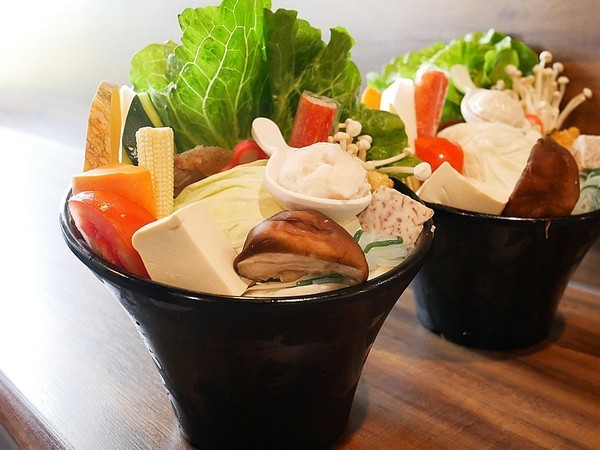 沐喜鍋物食堂：沐喜鍋物食堂-台中北屯區火鍋  蝴蝶橋旁精緻鍋物  近大坑  好適合爬完山立刻來補充熱量