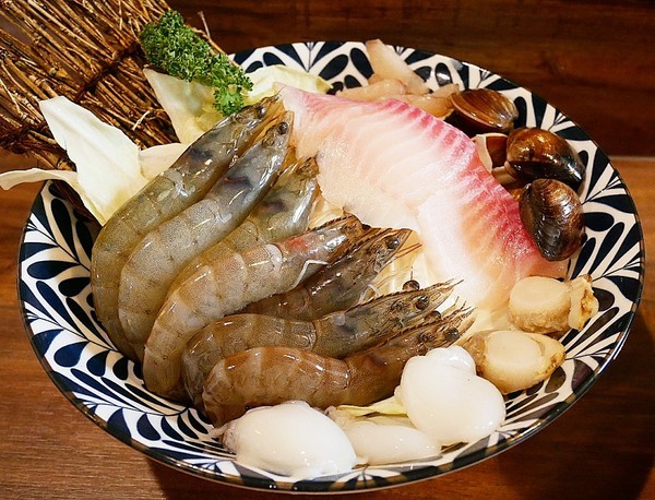 沐喜鍋物食堂：沐喜鍋物食堂-台中北屯區火鍋  蝴蝶橋旁精緻鍋物  近大坑  好適合爬完山立刻來補充熱量