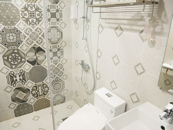 台灣青旅膠囊旅店:台灣青旅膠囊旅店-台北車站附近膠囊旅店 近M8出口 覓食、購物、交通都方便 安靜且舒適的空間 讓我不想回家了