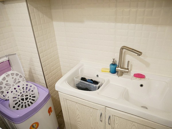 台灣青旅膠囊旅店:台灣青旅膠囊旅店-台北車站附近膠囊旅店 近M8出口 覓食、購物、交通都方便 安靜且舒適的空間 讓我不想回家了