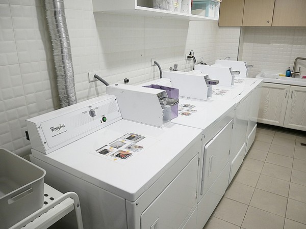 台灣青旅膠囊旅店:台灣青旅膠囊旅店-台北車站附近膠囊旅店 近M8出口 覓食、購物、交通都方便 安靜且舒適的空間 讓我不想回家了