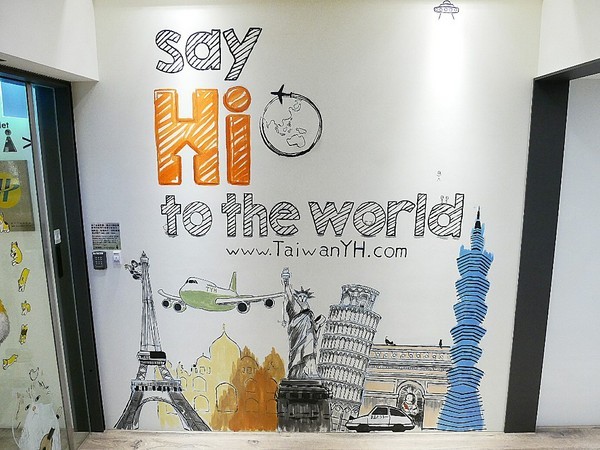 台灣青旅膠囊旅店:台灣青旅膠囊旅店-台北車站附近膠囊旅店 近M8出口 覓食、購物、交通都方便 安靜且舒適的空間 讓我不想回家了