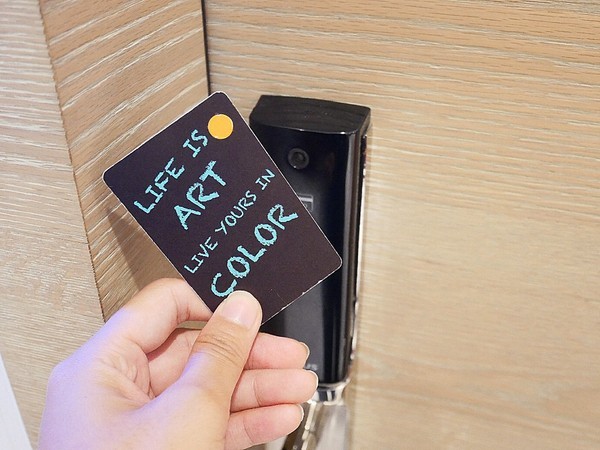 台灣青旅膠囊旅店:台灣青旅膠囊旅店-台北車站附近膠囊旅店 近M8出口 覓食、購物、交通都方便 安靜且舒適的空間 讓我不想回家了