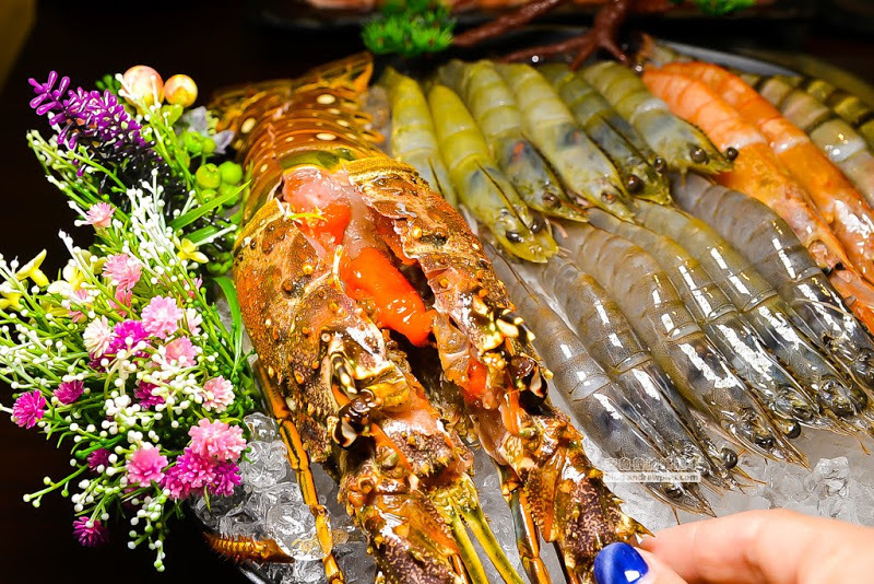化饈火鍋-黃金龍蝦領軍的化饈蝦拼套餐,府中站火鍋