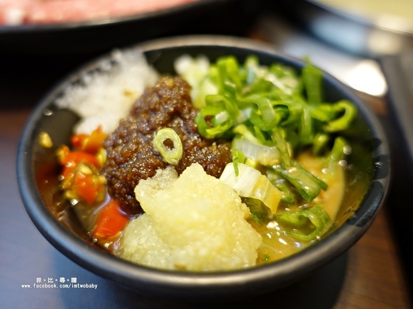 化饈火鍋《原肉、海鮮、時蔬 專賣》：【板橋火鍋】化饈火鍋 主打天然原味新鮮高檔食材 卻擁有平價美味鍋物的頂級享受 原肉/海鮮/時蔬專賣 文末抽獎