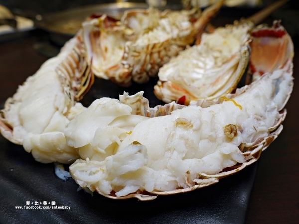 化饈火鍋《原肉、海鮮、時蔬 專賣》：【板橋火鍋】化饈火鍋 主打天然原味新鮮高檔食材 卻擁有平價美味鍋物的頂級享受 原肉/海鮮/時蔬專賣 文末抽獎