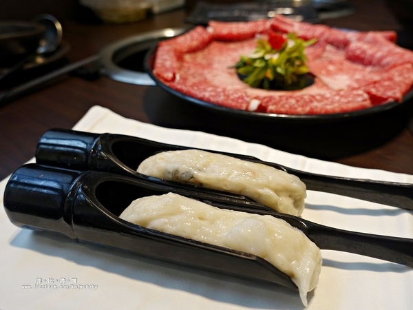 化饈火鍋《原肉、海鮮、時蔬 專賣》：【板橋火鍋】化饈火鍋 主打天然原味新鮮高檔食材 卻擁有平價美味鍋物的頂級享受 原肉/海鮮/時蔬專賣 文末抽獎