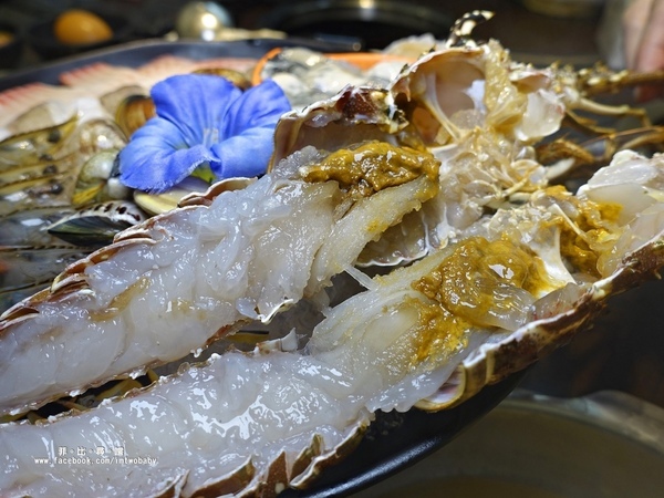 化饈火鍋《原肉、海鮮、時蔬 專賣》：【板橋火鍋】化饈火鍋 主打天然原味新鮮高檔食材 卻擁有平價美味鍋物的頂級享受 原肉/海鮮/時蔬專賣 文末抽獎