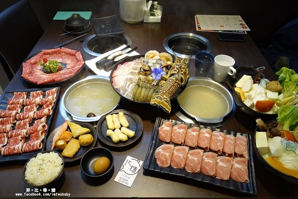 化饈火鍋《原肉、海鮮、時蔬 專賣》：【板橋火鍋】化饈火鍋 主打天然原味新鮮高檔食材 卻擁有平價美味鍋物的頂級享受 原肉/海鮮/時蔬專賣 文末抽獎