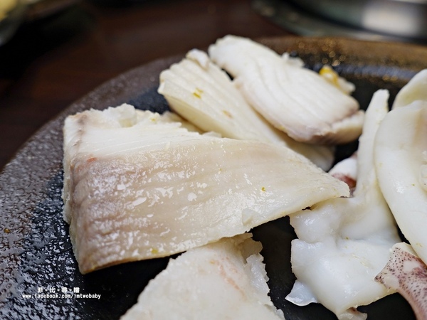 化饈火鍋《原肉、海鮮、時蔬 專賣》：【板橋火鍋】化饈火鍋 主打天然原味新鮮高檔食材 卻擁有平價美味鍋物的頂級享受 原肉/海鮮/時蔬專賣 文末抽獎