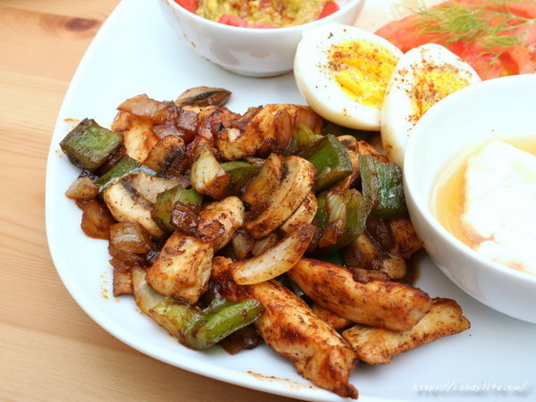 Cafe Abby D 艾比早午餐：台中美食│Cafe Abby D艾比早午餐〃道地土耳其風味早餐在台中也吃的到！道道讓人驚艷，還有好吃甜點及咖啡～