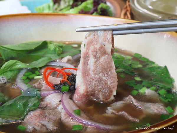 沐越Mu Viet越式料理(台中公益店)：台中美食│沐越 越式料理〃王品集團新品牌～環境超棒充滿濃濃異國風情，推薦雙人饗宴超澎湃！