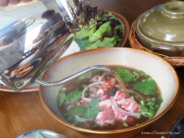 沐越Mu Viet越式料理(台中公益店)：台中美食│沐越 越式料理〃王品集團新品牌～環境超棒充滿濃濃異國風情，推薦雙人饗宴超澎湃！