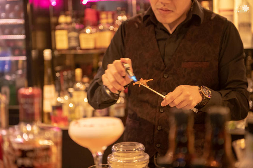 台北酒吧推薦》轉角酒吧La Esquina - 中山區超人氣BAR 華麗調酒微醺之樂 - 時空幻境 凌雲江海清