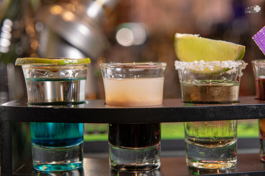 台北酒吧推薦》轉角酒吧La Esquina - 中山區超人氣BAR 華麗調酒微醺之樂 - 時空幻境 凌雲江海清