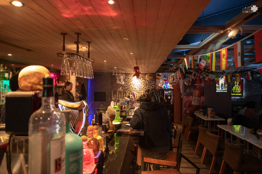 台北酒吧推薦》轉角酒吧La Esquina - 中山區超人氣BAR 華麗調酒微醺之樂 - 時空幻境 凌雲江海清