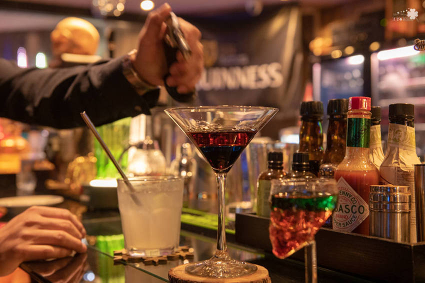 台北酒吧推薦》轉角酒吧La Esquina - 中山區超人氣BAR 華麗調酒微醺之樂 - 時空幻境 凌雲江海清