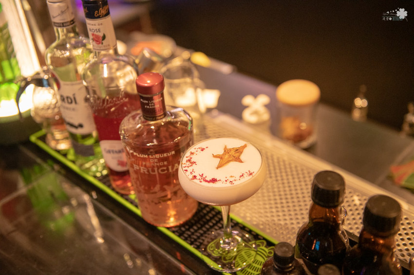 台北酒吧推薦》轉角酒吧La Esquina - 中山區超人氣BAR 華麗調酒微醺之樂 - 時空幻境 凌雲江海清