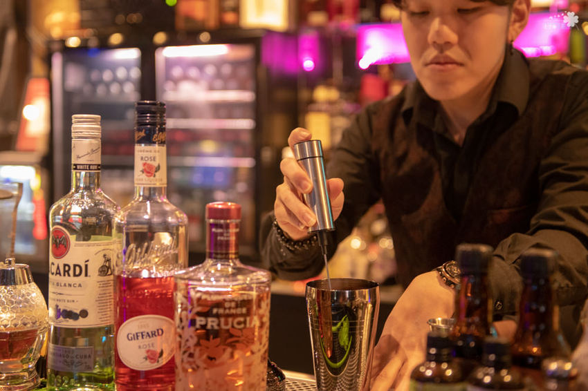 台北酒吧推薦》轉角酒吧La Esquina - 中山區超人氣BAR 華麗調酒微醺之樂 - 時空幻境 凌雲江海清