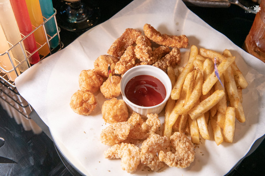 台北酒吧推薦》轉角酒吧La Esquina - 中山區超人氣BAR 華麗調酒微醺之樂 - 時空幻境 凌雲江海清