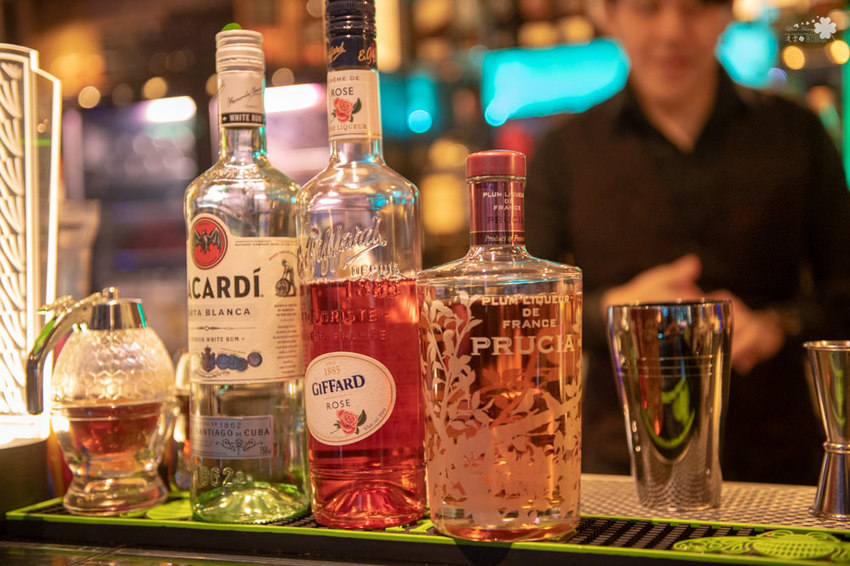 台北酒吧推薦》轉角酒吧La Esquina - 中山區超人氣BAR 華麗調酒微醺之樂 - 時空幻境 凌雲江海清